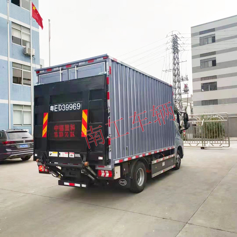 1.5噸汽車(chē)尾板2D.jpg