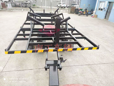 6噸牽引游艇拖車(chē)骨架式拖車(chē)1I.jpg