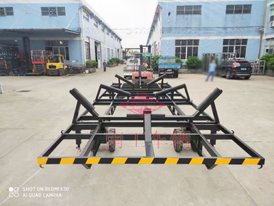 6噸牽引游艇拖車(chē)骨架式拖車(chē)3I.jpg