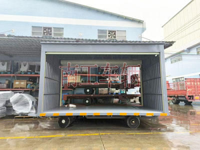 10噸箱式平板拖車(chē)兩側(cè)帶卷簾門(mén)2I.jpg