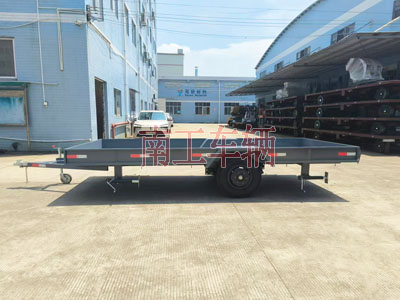 ATV拖車(chē)0.8噸輕型鐵板實(shí)心護(hù)欄全掛車(chē)4I.jpg