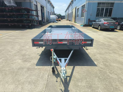 ATV拖車(chē)0.8噸輕型鐵板實(shí)心護(hù)欄全掛車(chē)I.jpg